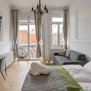Pedestrian Apartment, The Location Apartment