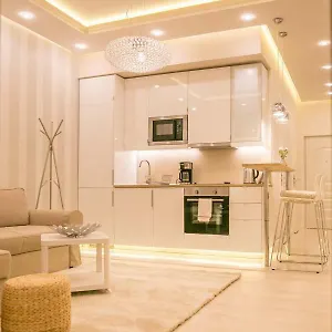 Panni Luxury Next To Gozsdu Garden Appartamento